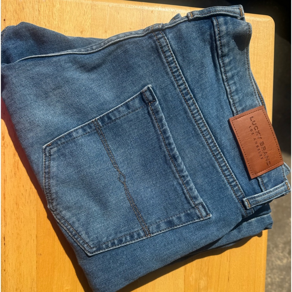 NWOT Men’s Lucky Brand Jeans 110 Slim 38/32